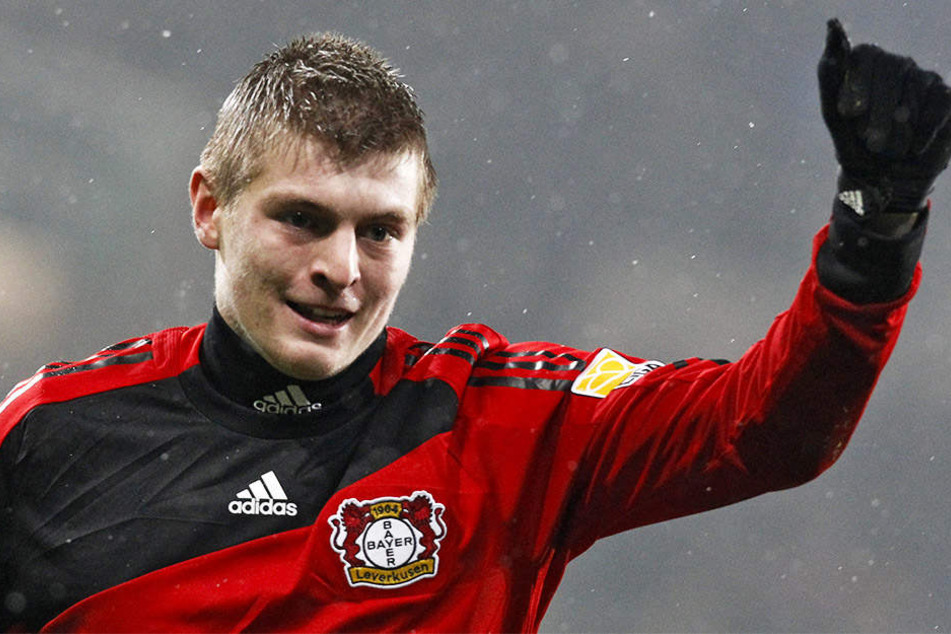 Toni Kroos spielte bei Bayer 04 Leverkusen eine überragende Saison, erzielte neun Tore und bereitete zwölf Treffer vor.