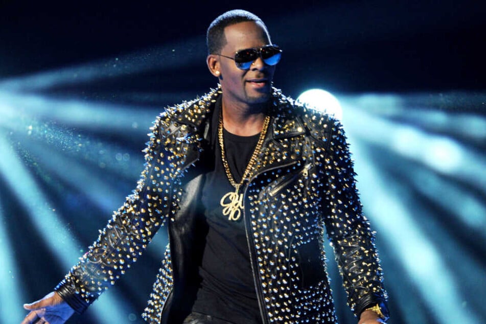 Sänger R. Kelly bei einem Auftritt.