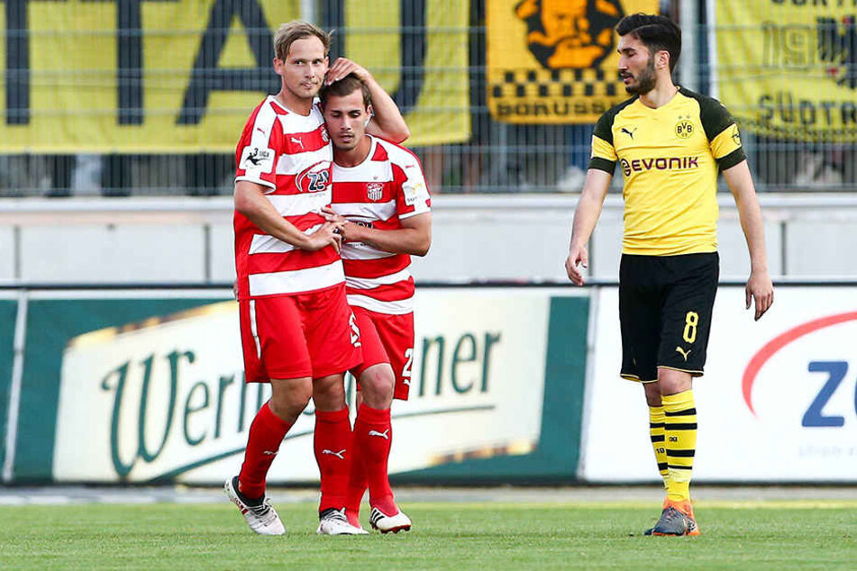 Stark! Sinan Tekerci (r.) machte am Montag im Testspiel gegen den BVB zwei Buden und bereitete ein Tor vor. Dafür gab's nicht nur Lob von Team-Kollege Rene Lange.