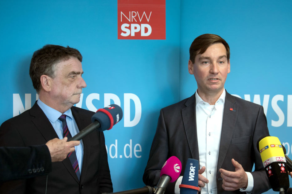 Sebastian Hartmann (r, 40) soll auf den Übergangsparteichef Michael Groschek (l, 61) folgen (Archivbild).