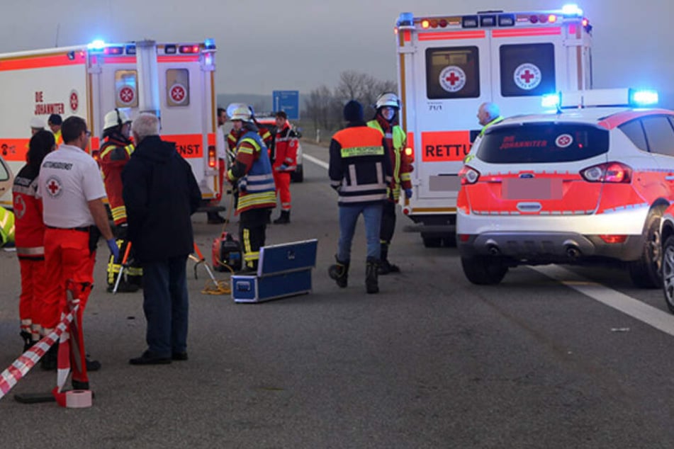 Drei Tote sind die traurige Bilanz eines Unfalls am Montagnachmittag in Dessau-Roßlau (Sachsen-Anhalt). (Symbolbild)