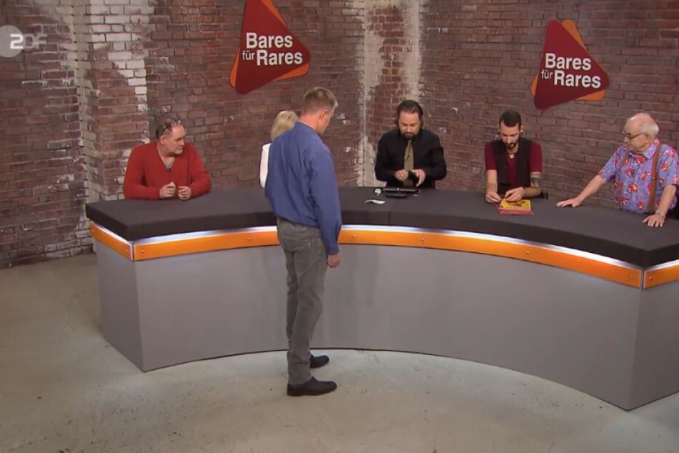 Besitzer Kristian möchte seinen Playboy bei Bares für Rares verkaufen.