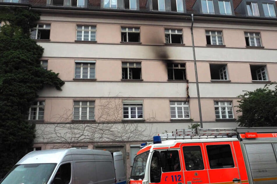 Ein 45-jähriger Mieter und seine Katze starben bei dem Wohnungsbrand in Leipzig-Reudnitz-Thonberg. (Symbolbild)