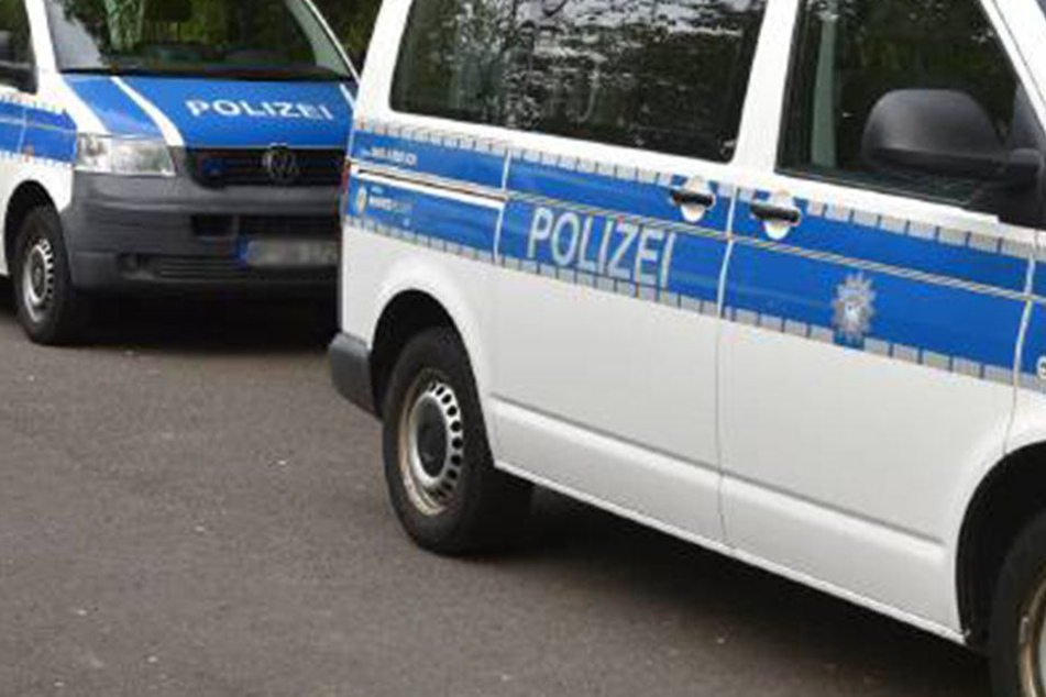 Durch die Geräusche in seinem Laderaum misstrauisch geworden, alarmierte der Brummi-Fahrer die Polizei. Die machte einen dramatischen Fund.