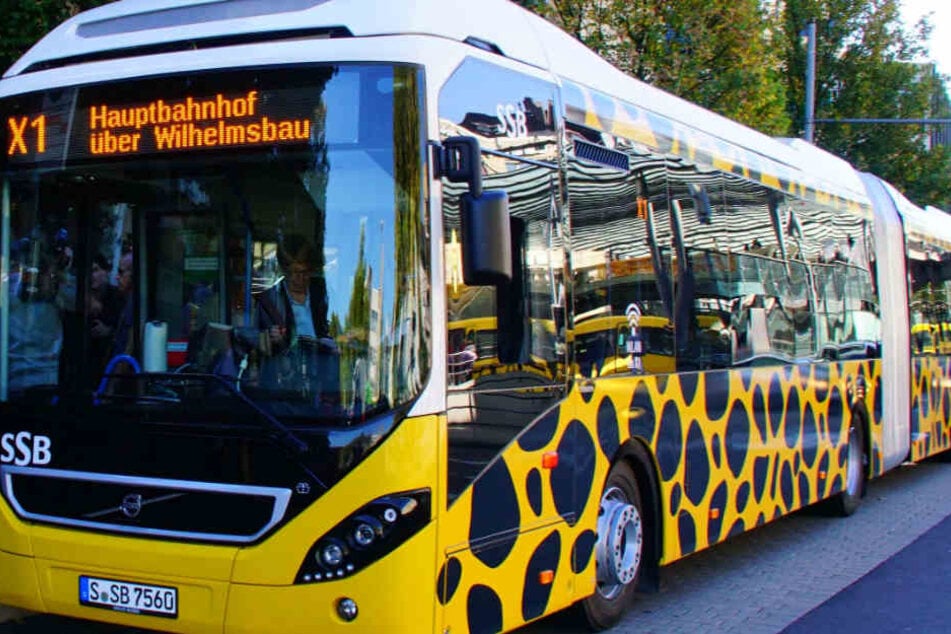 Ab Montag startet die neue Schnellbuslinie X1 in Stuttgart: Sie soll für bessere Luft im Talkessel sorgen.