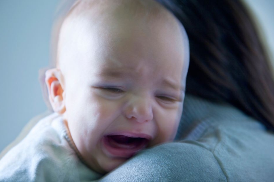 Die Staatsanwaltschaft geht davon aus , dass der Mann von seinem schreienden Baby überfordert war. (Symbolbild)