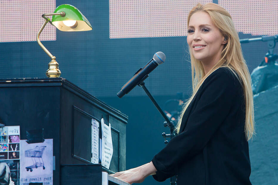 Alexa Feser (39) wird bereits am Freitagabend mit ihrer Musik begeistern.