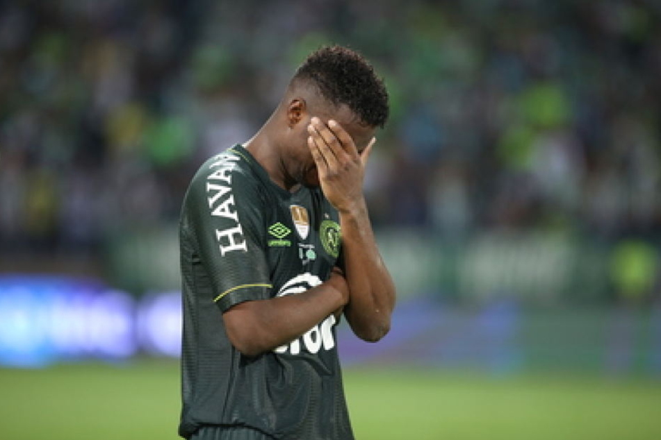 Moisés Ribeiro von Chapecoense kann es nicht fassen: Die Leidensgeschichte nimmt kein Ende.