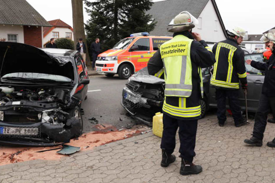Bei dem Zusammenstoß wurden beide Fahrer schwer verletzt.