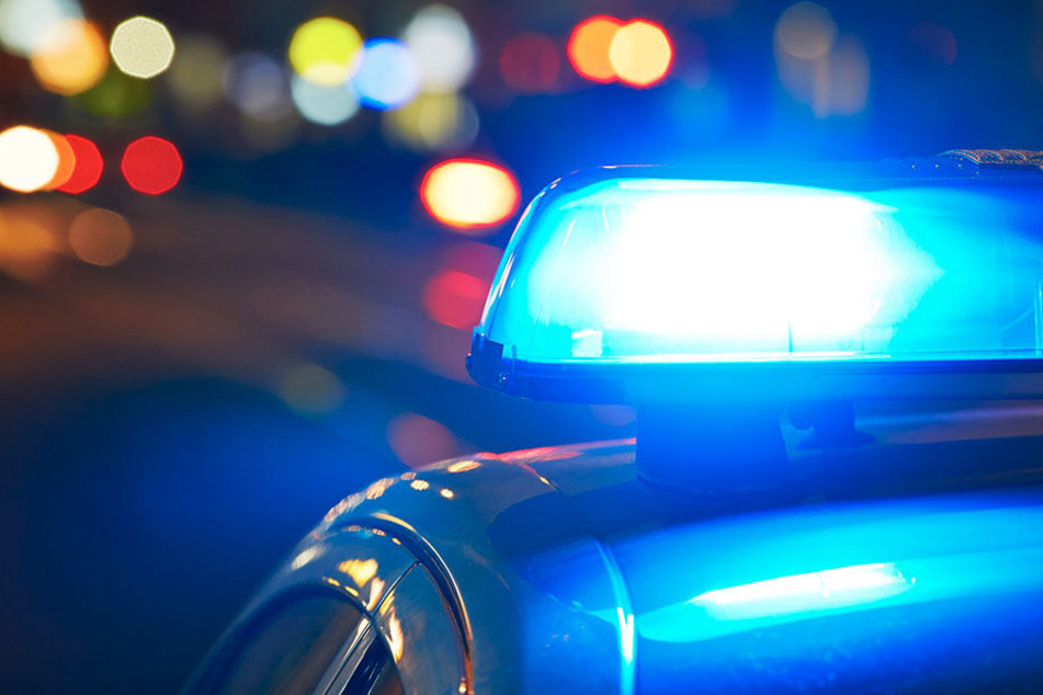 Der polizeiliche Staatsschutz ermittelt gegen einen Unbekannten, der den Hitlergruß gezeigt haben soll. (Symbolbild)