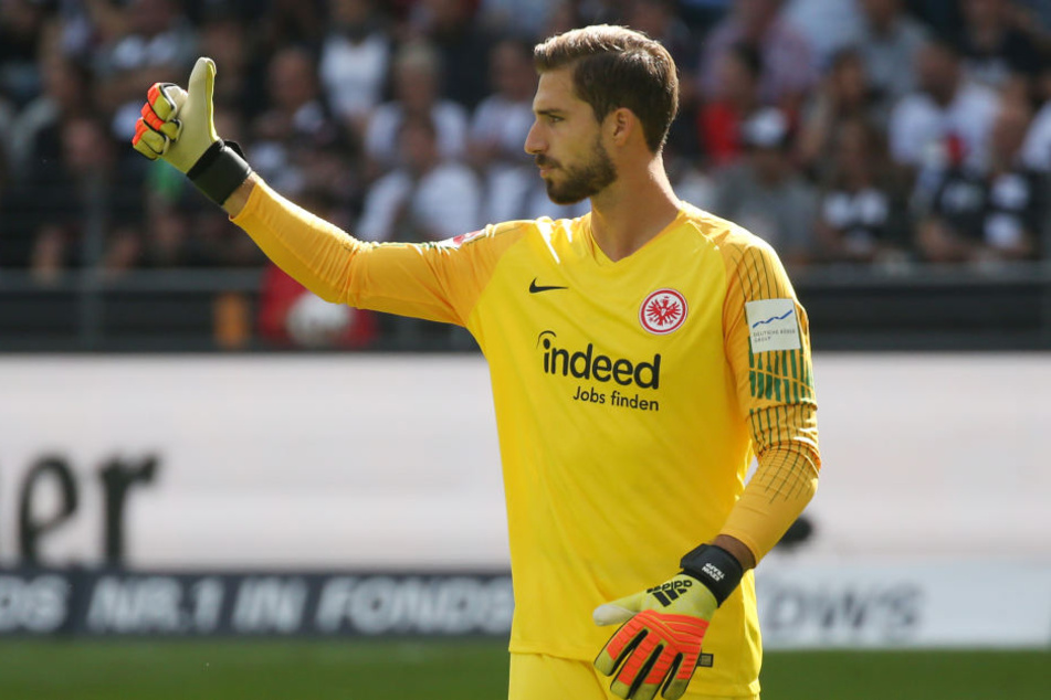 Daumen hoch für Europa: Kevin Trapp ist heiß auf das Auftaktmatch in Marseille.