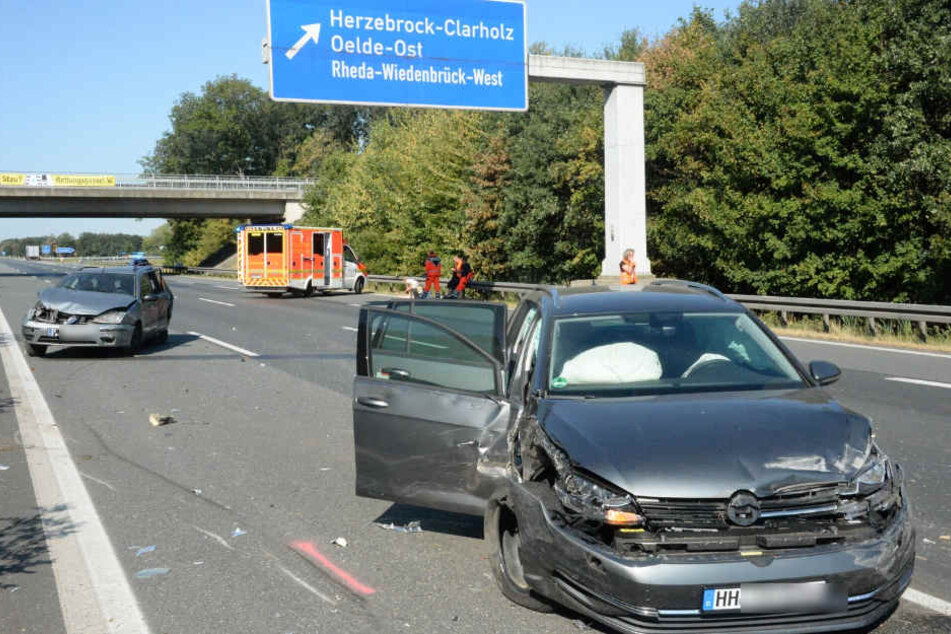 Beide Autos waren nach dem Unfall nicht mehr fahrbereit.