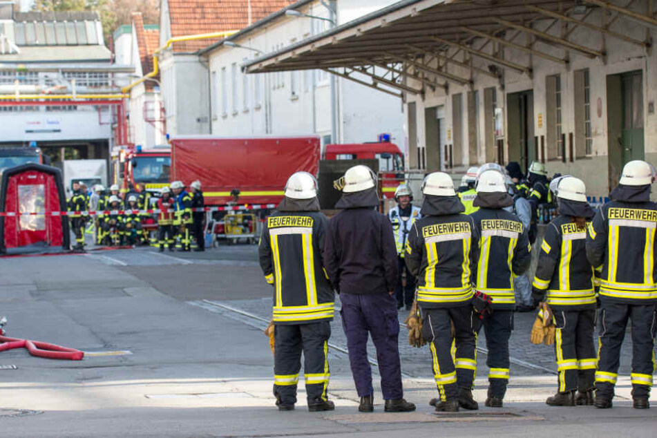 60 Einsatzkräfte sind vor Ort.