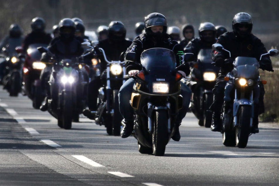 Rocker fahren auf ihren Motorrädern (Symbolbild)