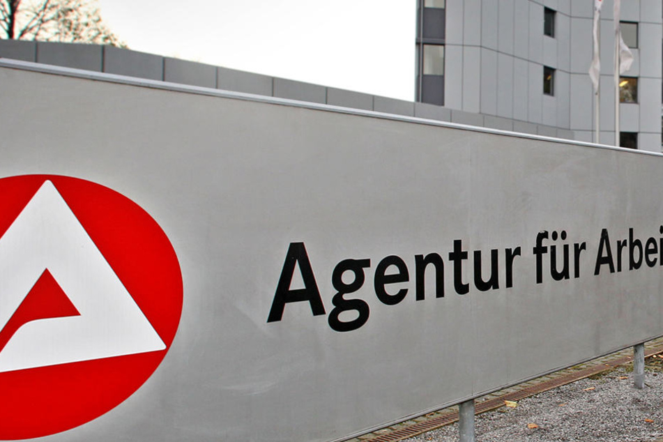 Auch Angestellte der Agentur für Arbeit wurden morgens von der Polizei kontrolliert.