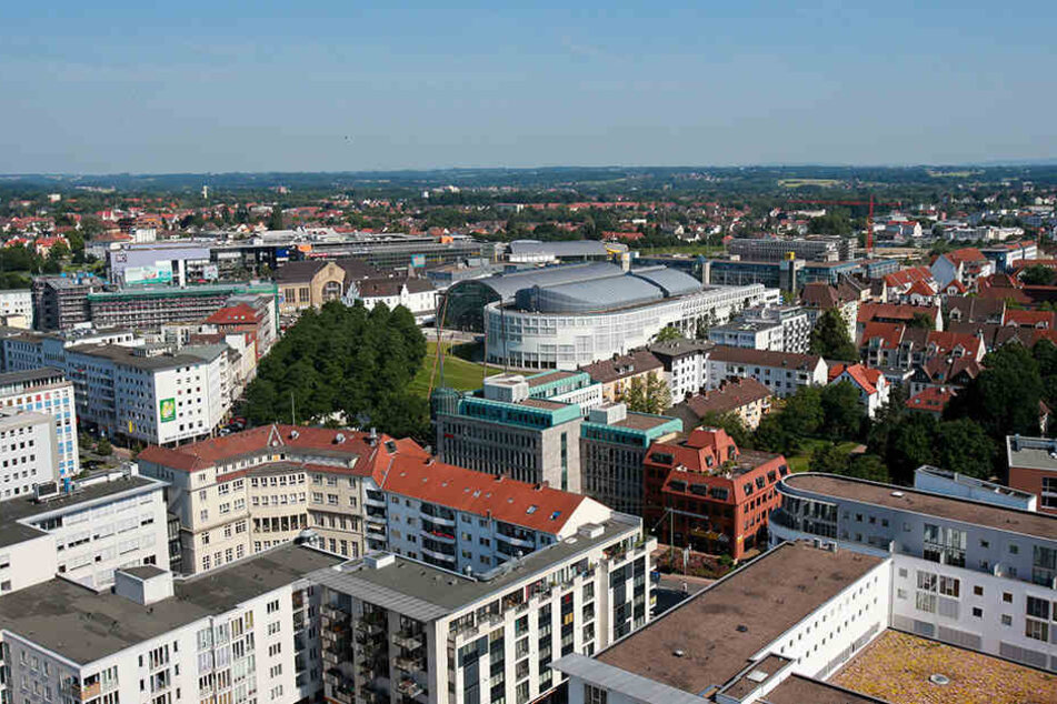 Einer der Diebe konnte auf der Herforder Straße Richtung Willy-Brandt-Platz flüchten.