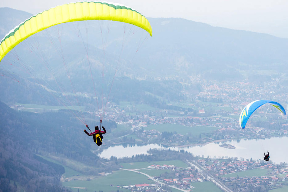 Der Gleitschirmflieger wird schon seit Montag vermisst.