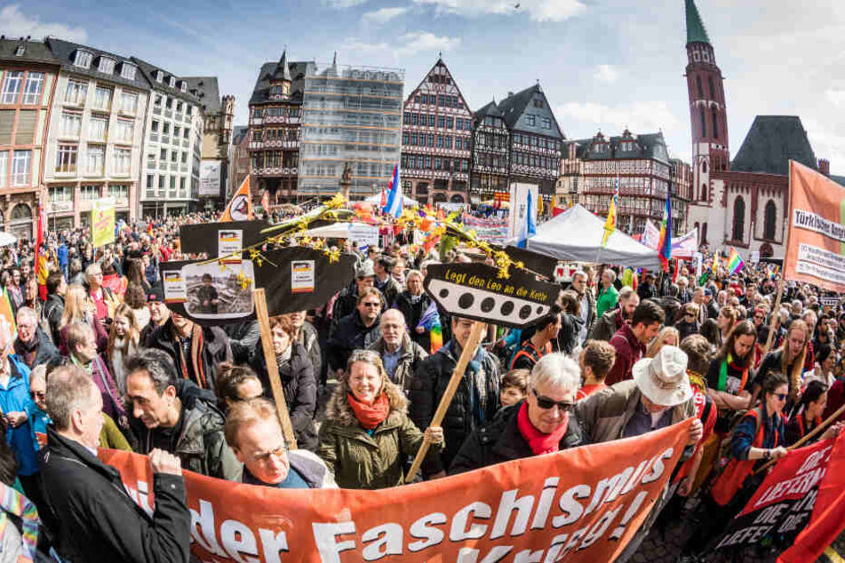 2018 nahmen laut Polizei zirka 1500 am Frankfurter Ostermarsch teil.