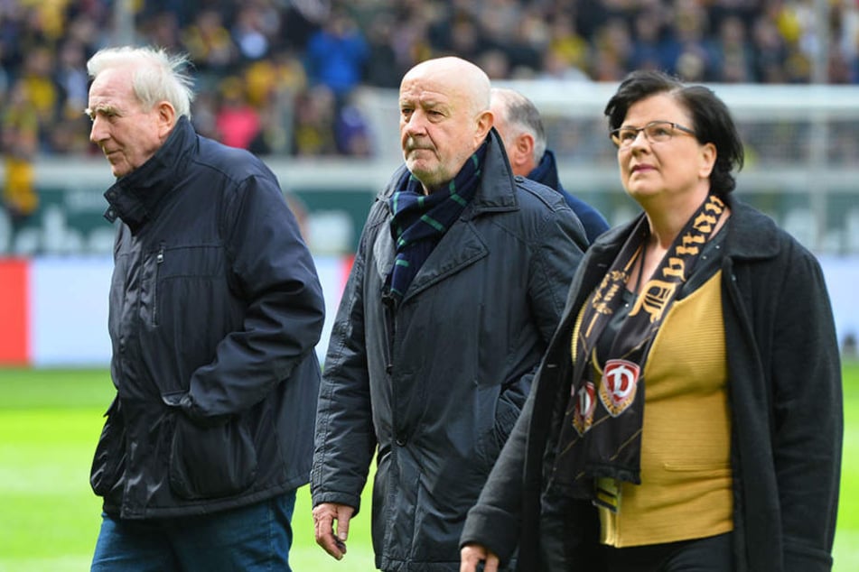 Klaus Sammer (l.) und Hans-Jürgen Kreische sind zwei der Ehrenspielführer und waren bei der Enthüllung im Stadion mit dabei.