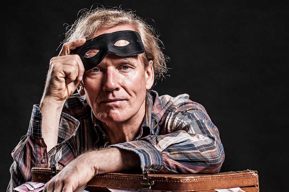 Reiner Laux nannte sich selbst "Zorro" und überfiel insgesamt 13 Banken. Dafür musste Reiner Laux für achteinhalb Jahre hinter Gitter.