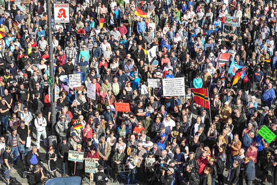 Am 14. April demonstrierten hunderte Menschen in Cottbus gegen Flüchtlinge.