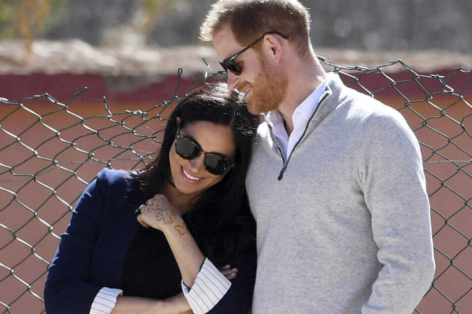 Harry und Meghan galten als das Traumpaar! Jetzt machen sie durch schlechte Personalführung auf sich aufmerksam.