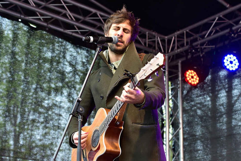 Max Giesinger (28) gab in Lichtenstein ein kleines Konzert für rund 300 Grundschulkinder.