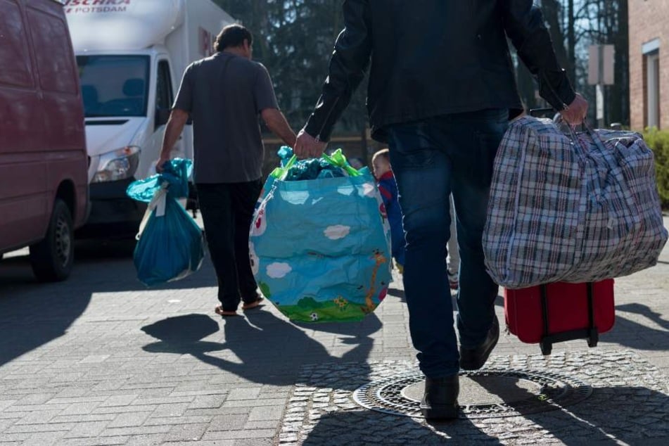 Der Berliner Senat geht davon aus, das auch in den kommenden Monaten monatlich etwa 800 Flüchtlinge nach Berlin kommen (Symbolbild).