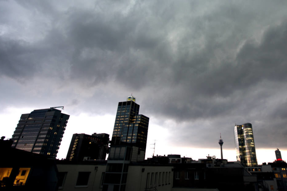 Gewitter über Düsseldorf (Symbolbild).
