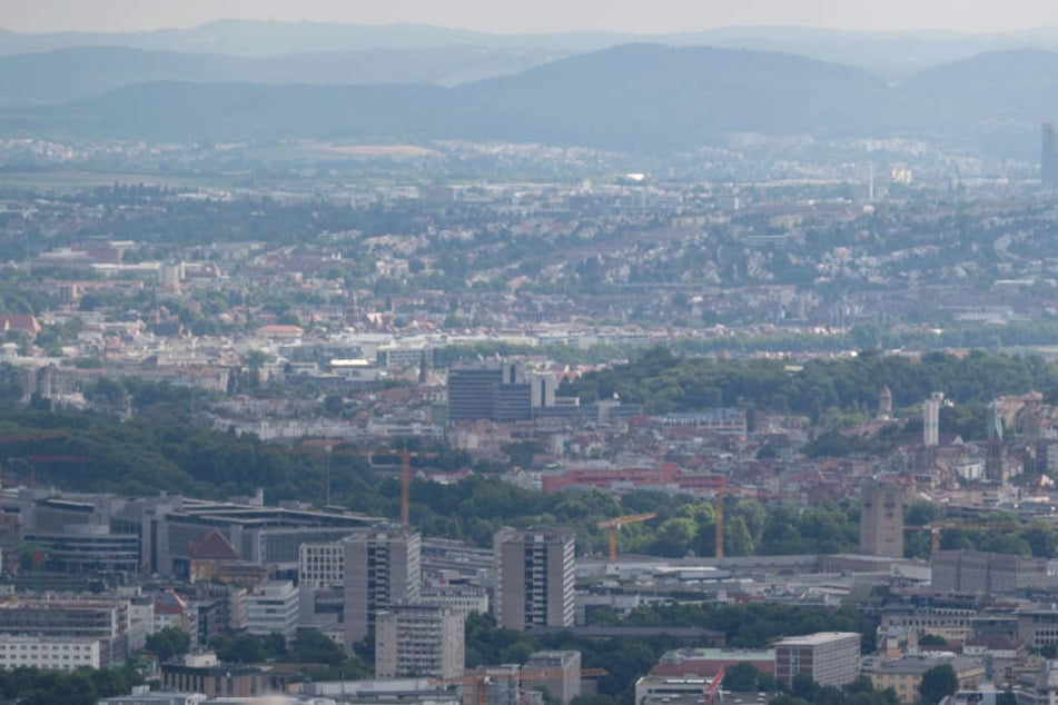 Blick über die Stadt Stuttgart vom Birkenkopf aus.