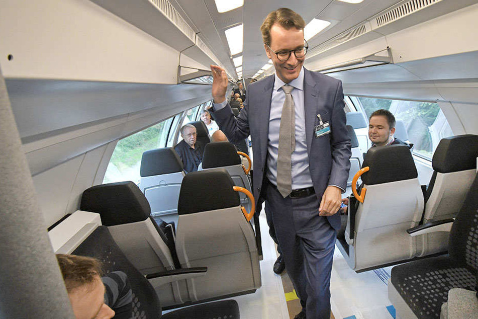 NRW-Verkehrsminister Hendrik Wüst (CDU) will ein Ticket für alles in NRW einführen.