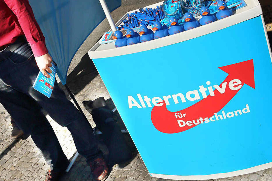 In Ilmenau wurde ein AfD-Mitarbeiter an einem Info-Stand angegriffen.