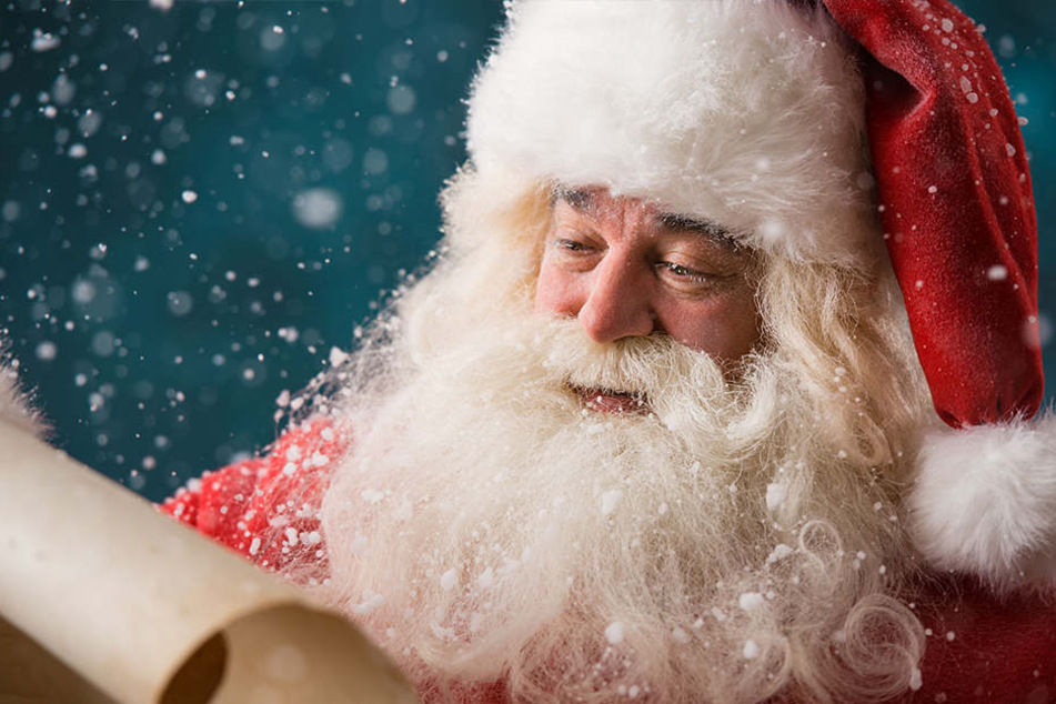 Chemnitzer Kinder können den Rauschebart treffen. Dazu müssen sie ihm einen Brief schreiben. Das Weihnachtsmannbüro im Rathaus ist geöffnet.