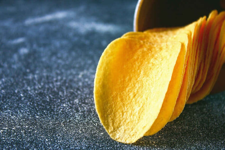 Stapelchips sind bei den Verbrauchern beliebt. Bei der "Mogelpackung" der Lorenz Lorenz Bahlsen Snack-World GmbH & Co KG greift man vermutlich in Zukunft weniger gern zu.