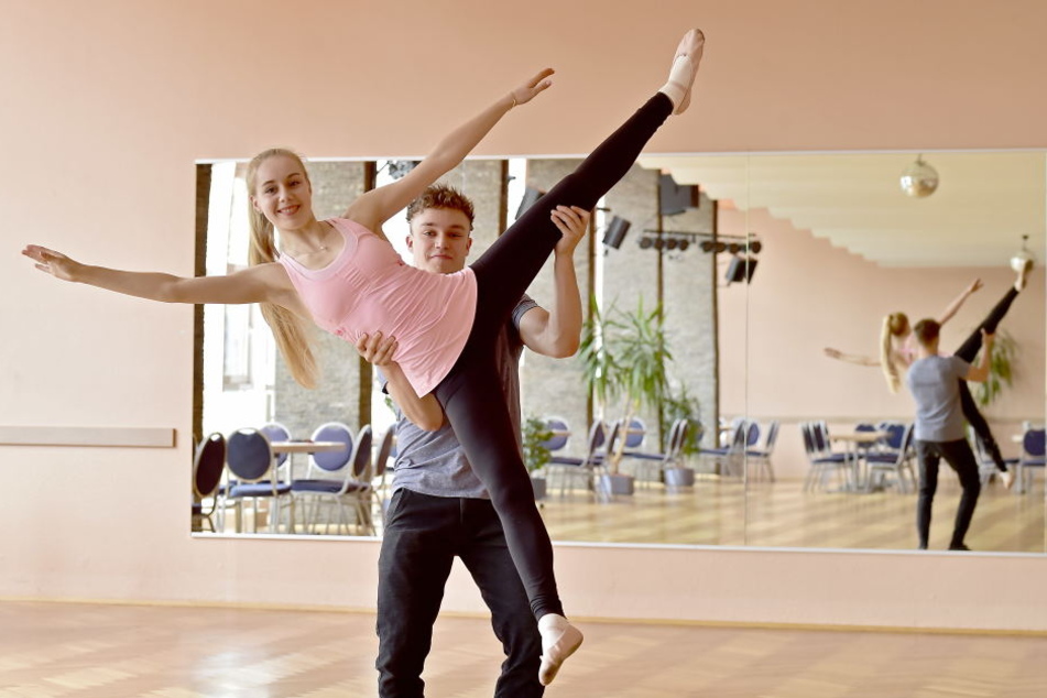 Ein paar Ideen für die Choreografie haben sie schon ausgetauscht: Eiskunstläuferin Lutricia Bock (18) geht bei "Star Dance" mit Tanzlehrer David Neubert (22) ins Rennen.