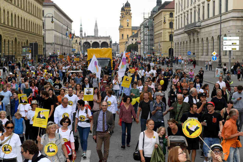 Bei der #ausspekuliert Demo kamen letztlich 10.000 Menschen zusammen.