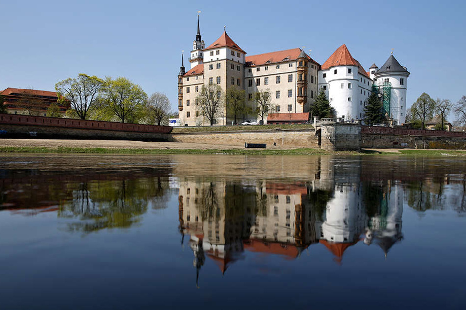 Schloss Hartenfels. Hier leben Bea, Benno und Jette.
