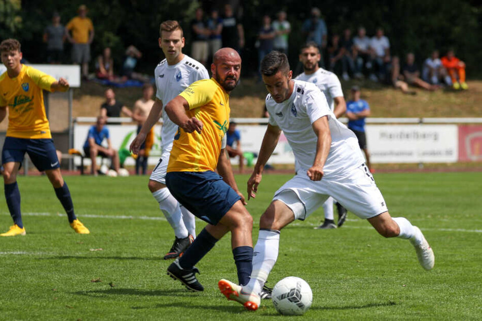 Vincenzo Terrazzino (r.) war selbst aktiv am Ball.