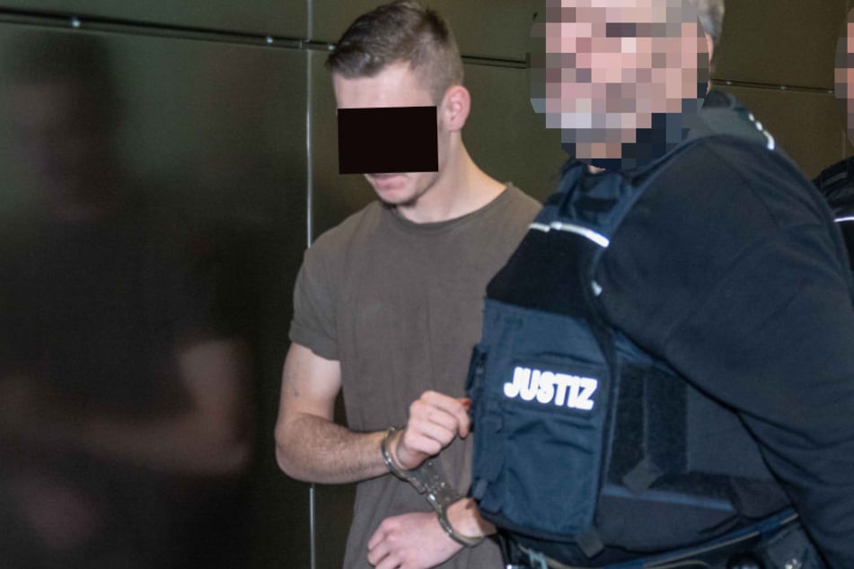 Pascal W. (16) soll am 10. Juni zunächst versucht haben, in der Bernburger Bahnhofstraße einen Mann zu erschlagen. Er schwieg am Dienstag.