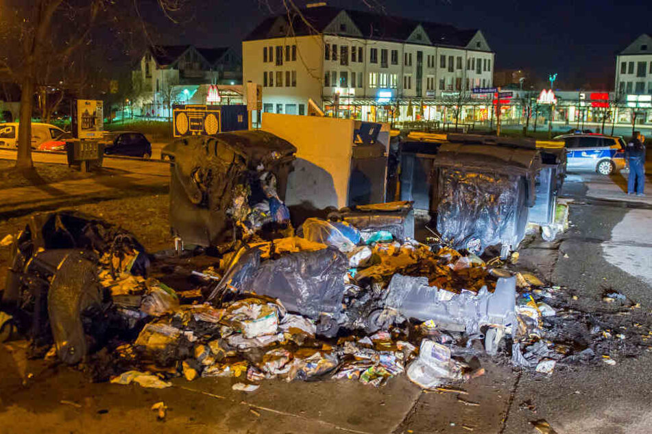 Am Erfurter Drosselberg gingen mehrere Mülltonnen in Flammen auf.