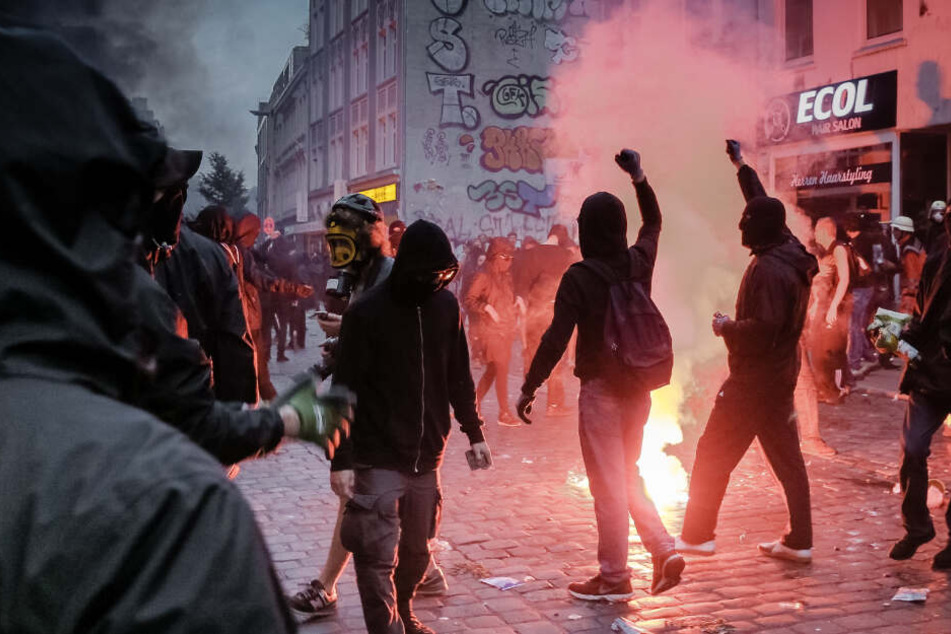 Autonome randalieren während des G20-Gipfels im Hamburger Schanzenviertel.