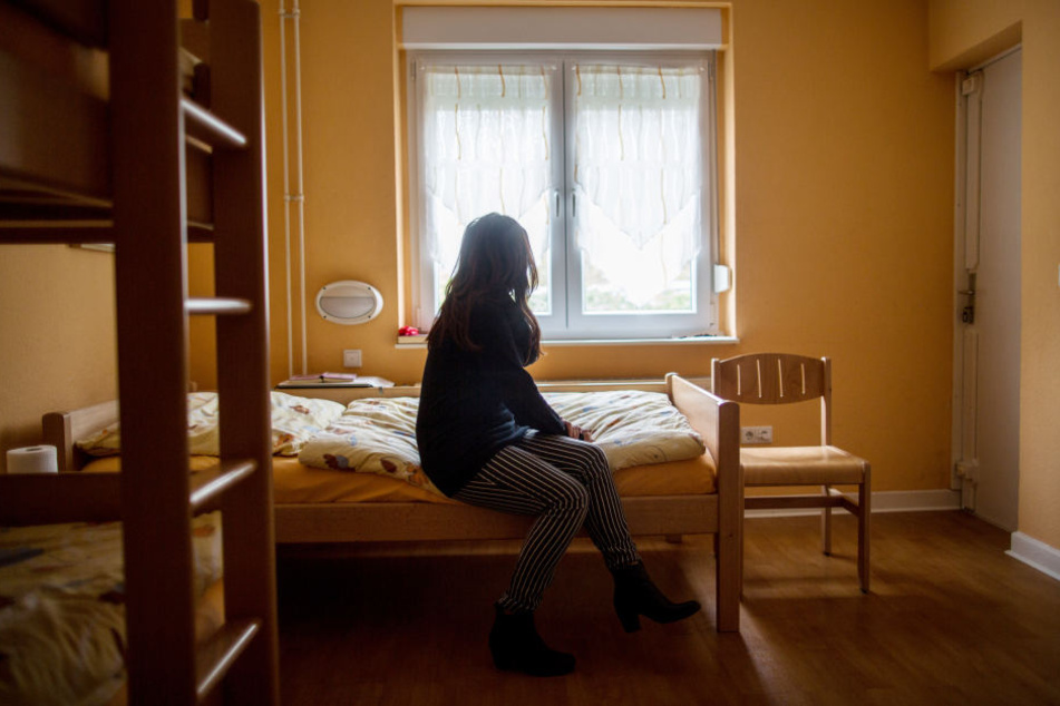 Die Frauenhäuser in NRW sind hoffnungslos überfüllt.