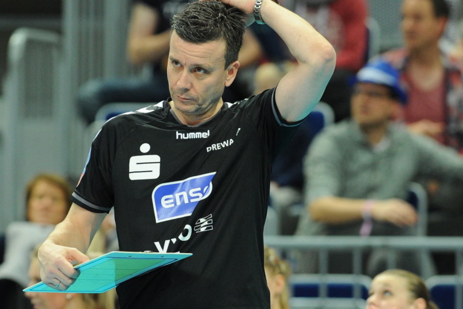 Die Sorgenfalten bei Trainer Alexander Waibl dürften am Dienstag noch tiefer geworden sein.
