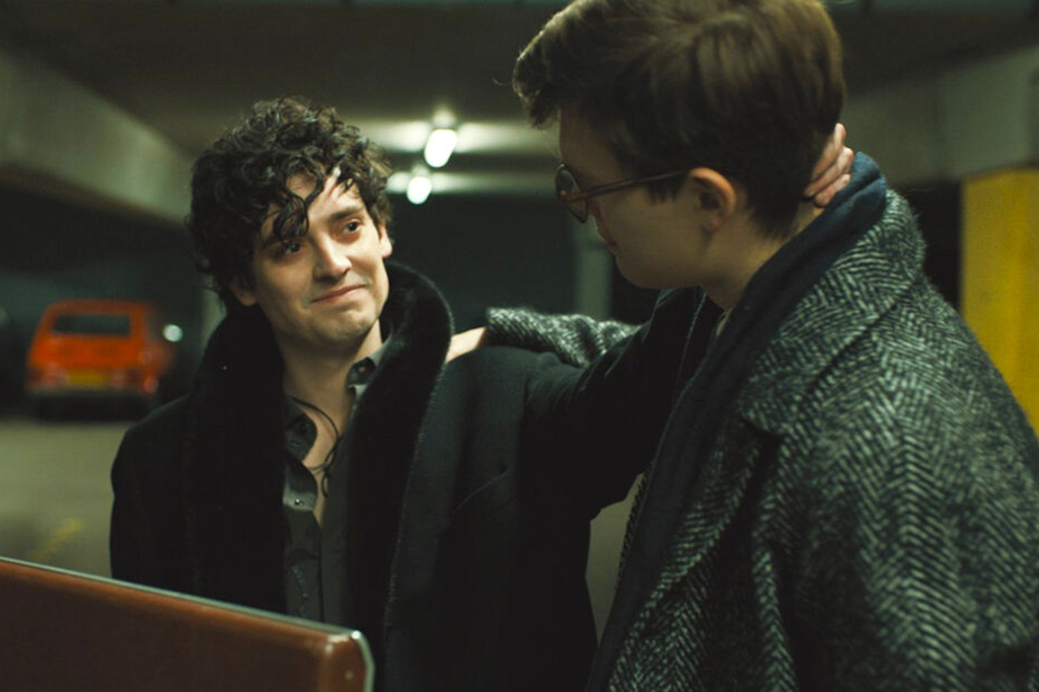 Boris (l., Aneurin Barnard) ist nicht der beste Umgang für Theodore Decker (Ansel Elgort).