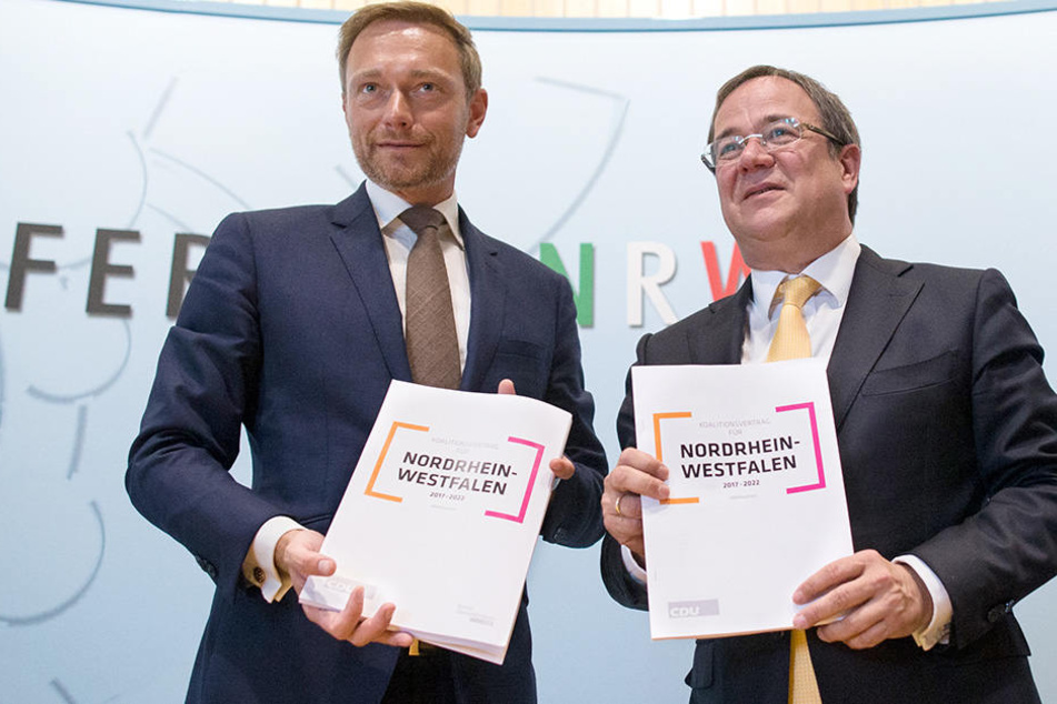 Voller Stolz präsentierten Christian Lindner (li. 38, FDP) und Armin Laschet (re. 56, CDU) ihren Koalitionsvertrag.