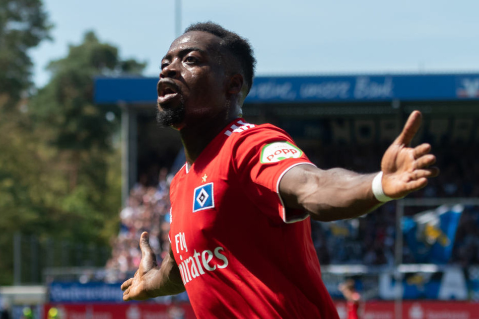 Khaled Narey jubelt nach seinem Treffer zum 0:1.