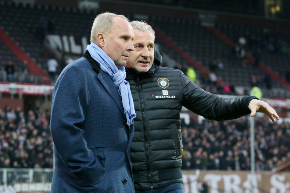 Müssen in Aue bei dem aktuellen Chaos klaren Kopf behalten: Boss Helge Leonhardt (li.) und Trainer Pavel Dotchev.