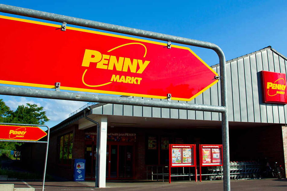 In Rackwitz hat ein bewaffneter Mann einen Penny-Markt ausgeraubt.