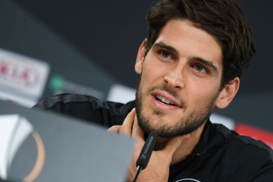Auch der portugiesische Eintracht-Stürmer Goncalo Paciencia stellte sich im Vorfeld der Partie den Fragen der Pressevertreter.