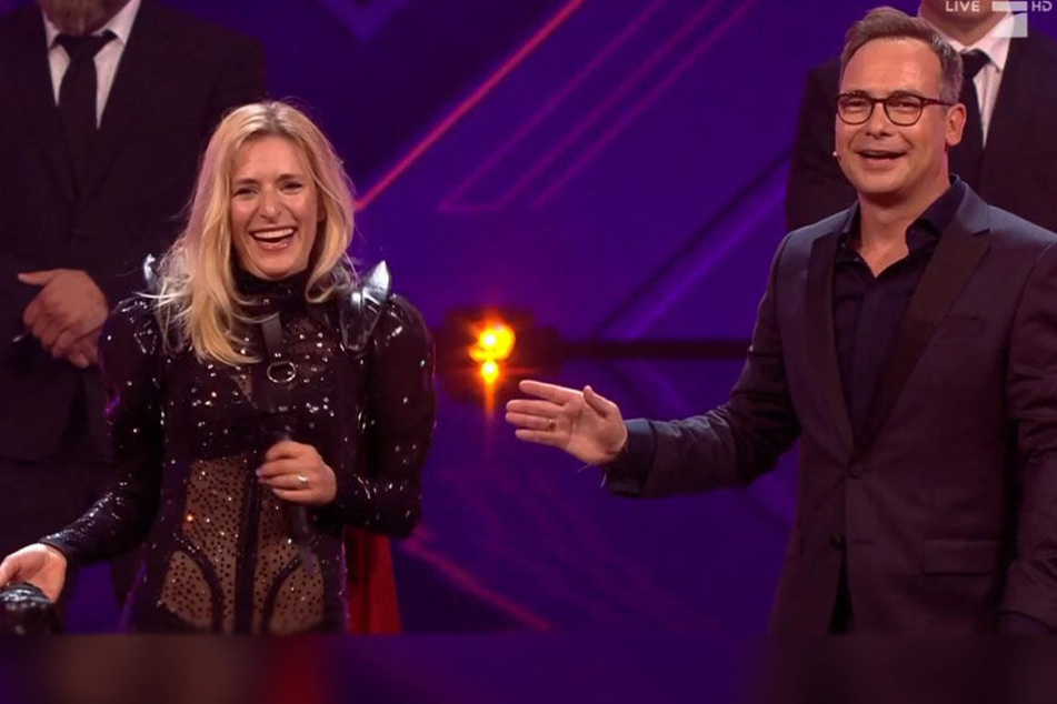 Stefanie Hertel mit Moderator Matthias Opdenhövel.